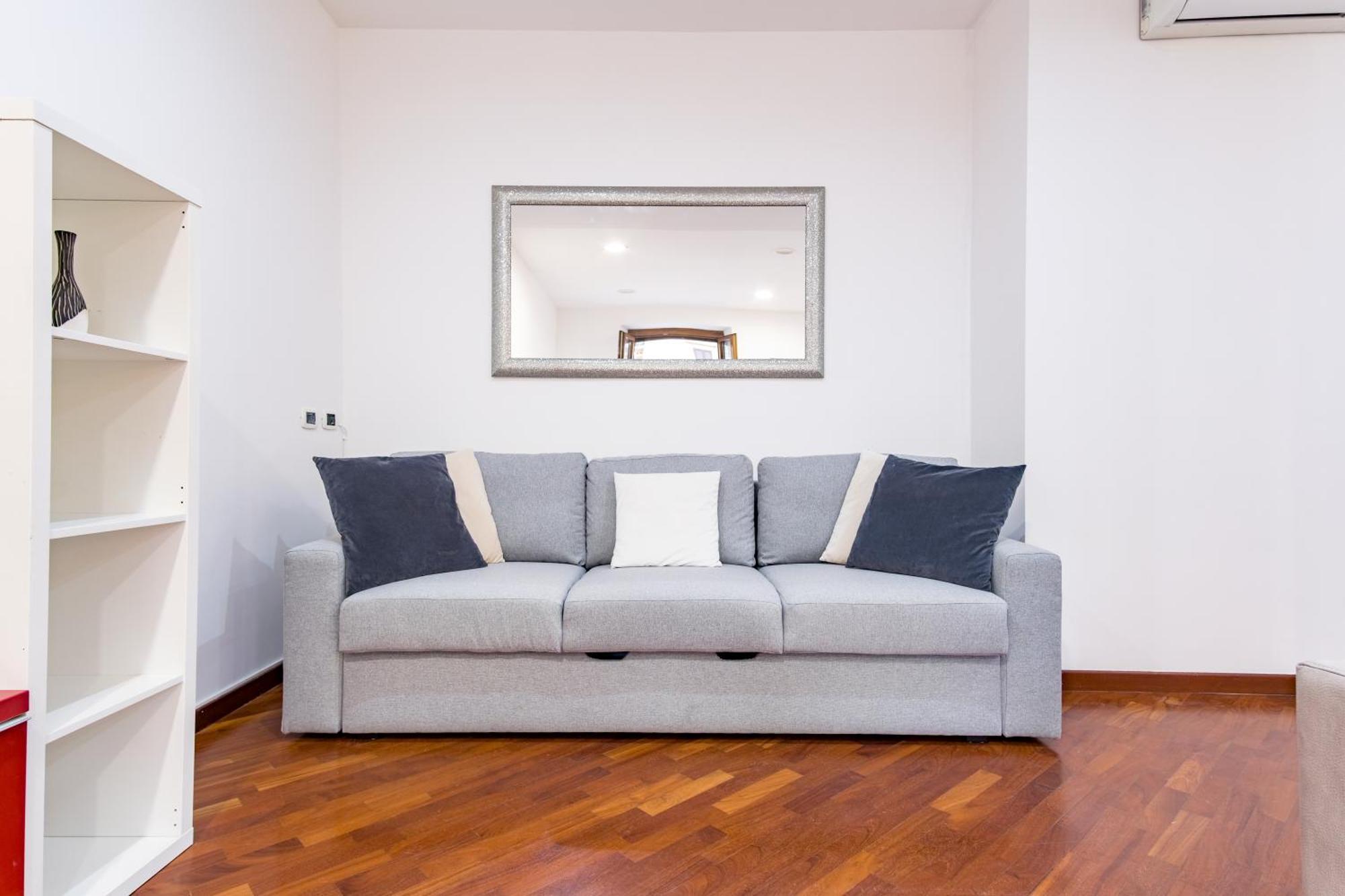 Elegantis San Giovanni - Easily Get To The Historic Center, Metro, Tram And Bus Are Nearby * Rom