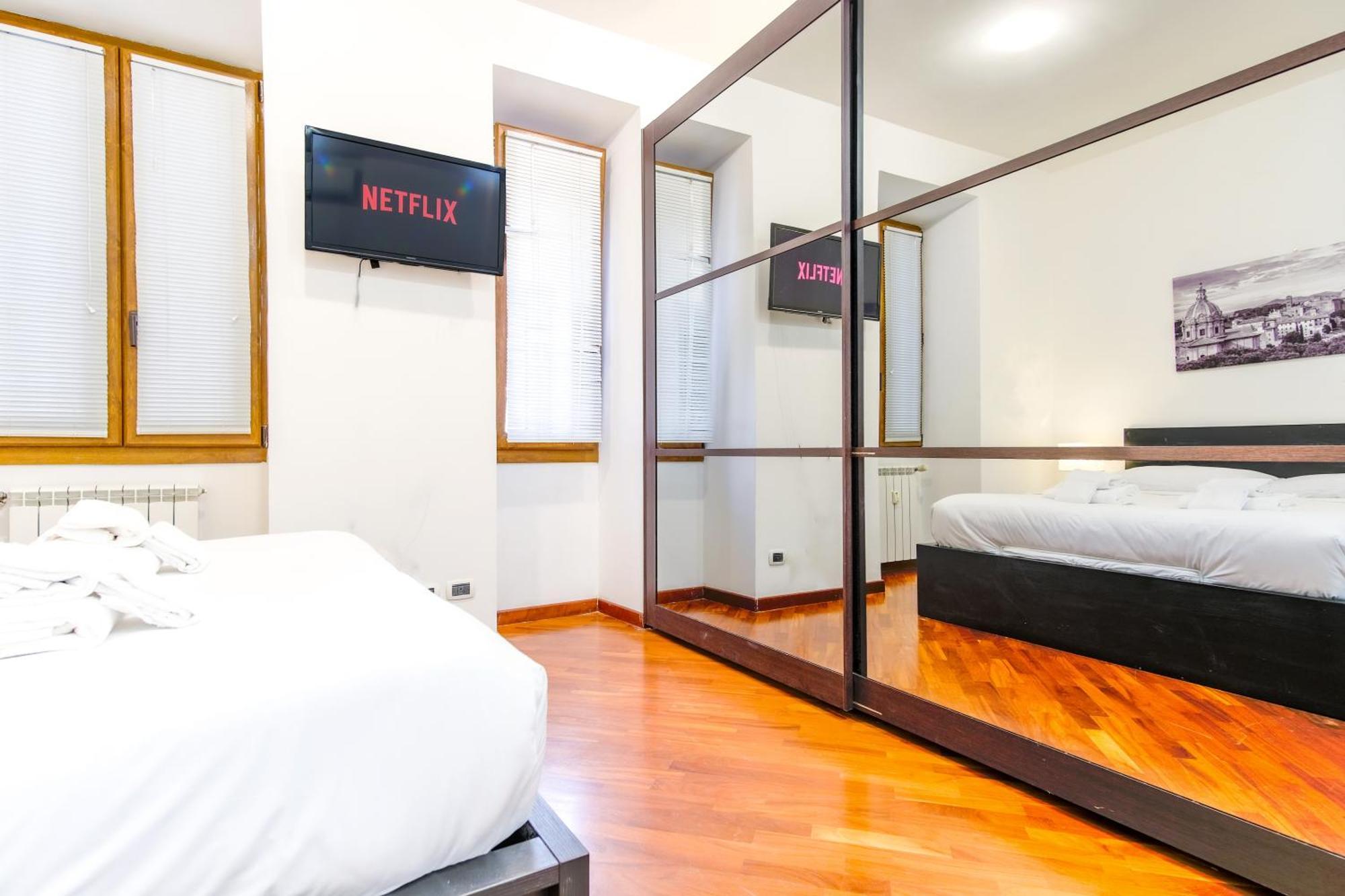 Apartment Elegantis San Giovanni - Easily Get To The Historic Center, Metro, Tram And Bus Are Nearby Rom